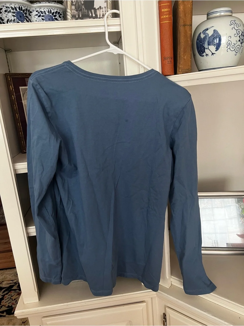 NWT Life is Good Daisy v-neck crusher tee